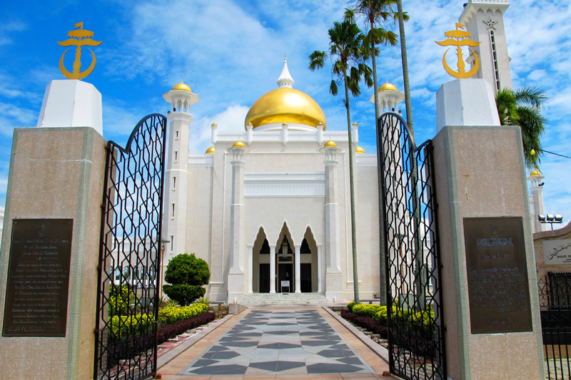 Thánh đường Sultan Omar Ali Saifuddien Bandar Seri Begawan, Brunei