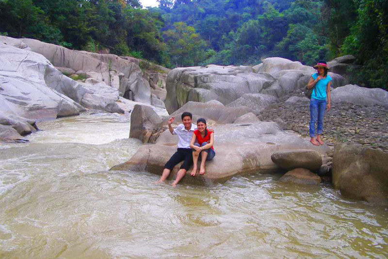 suoi nuoc nong son kim