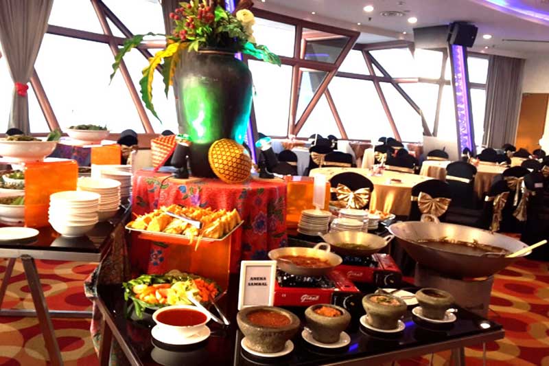 ket hop nhung bua an nhanh cung voi viec ngam thanh pho