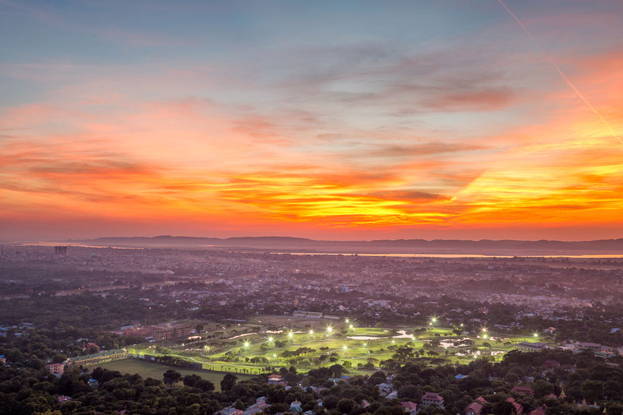 doi mandalay nhin ve xa