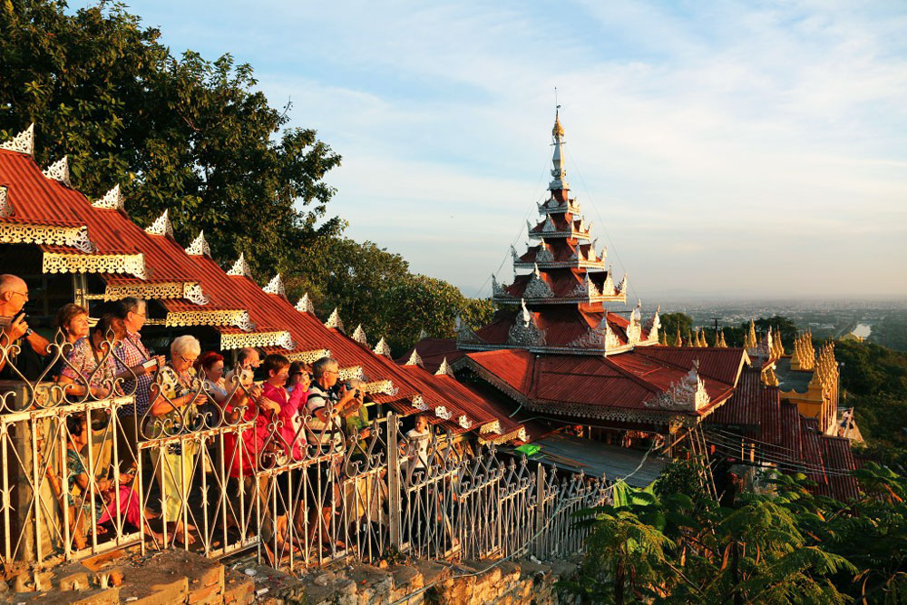 nhung nhip cau thang di len dinh doi giup ban co the ngam toan bo canh