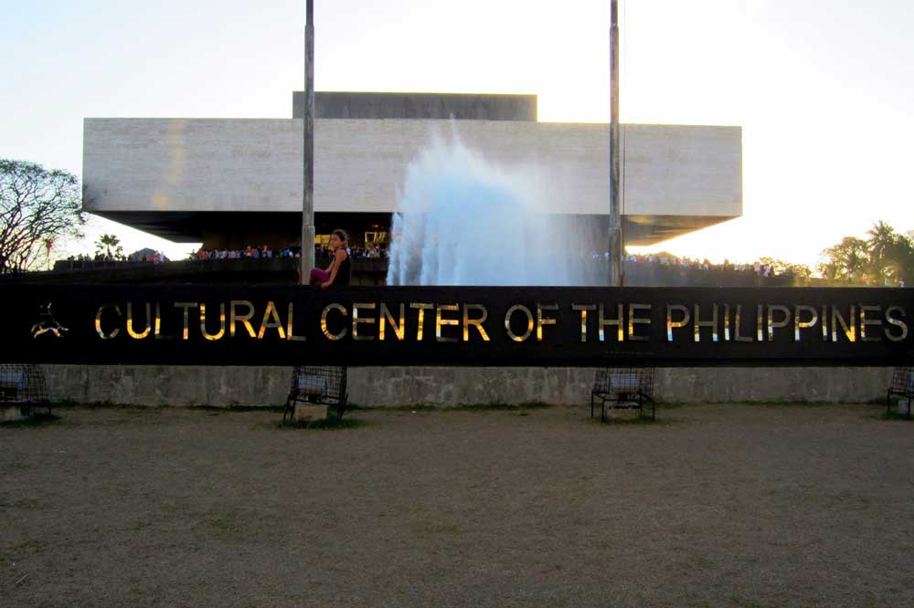 Trung tâm văn hóa Philippines (Cultural Center of the Philippines)