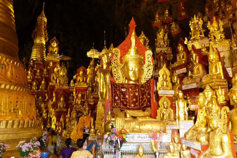 voi hang nghin tuong phat lon nho khac nhau