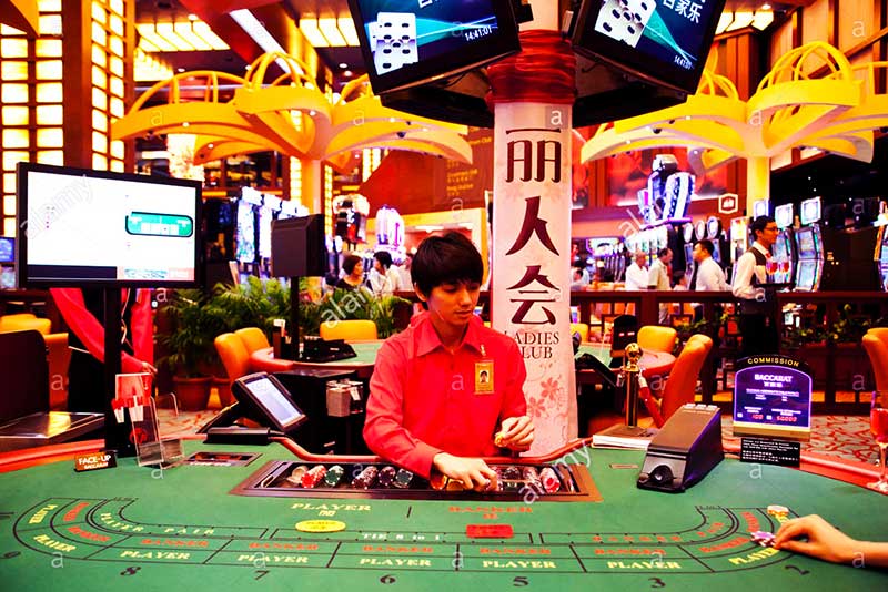 một bàn chơi ở casino