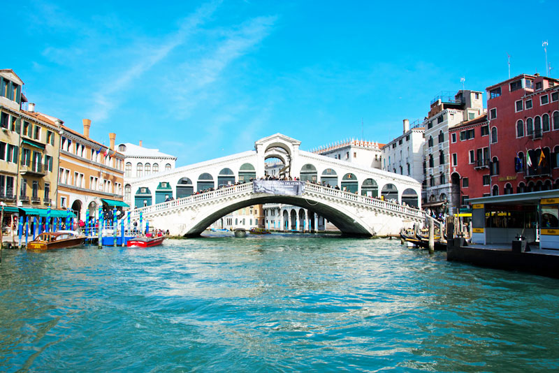 Cầu Rialto (Rialto Bridge) Venice, Italia (Ý)
