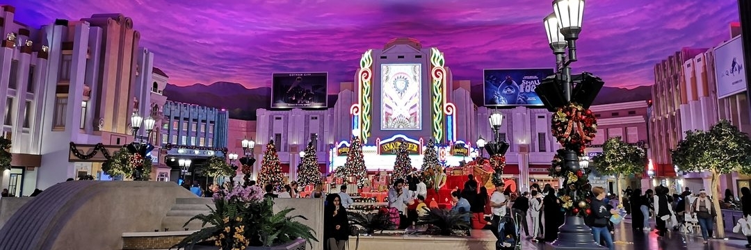 Công Viên Giải Trí ( Warner Bros. World Abu Dhabi )