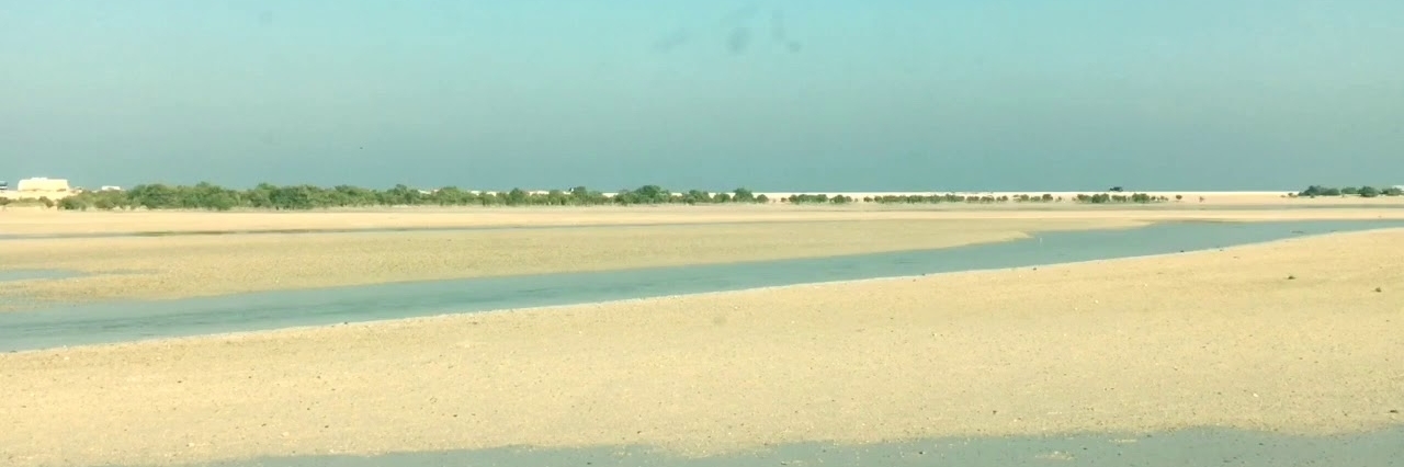 Bãi biển Maroona (Maroona Beach)