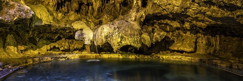 Khu di tích lịch sử quốc gia Cave & Basin (Cave & Basin National Historic Site)