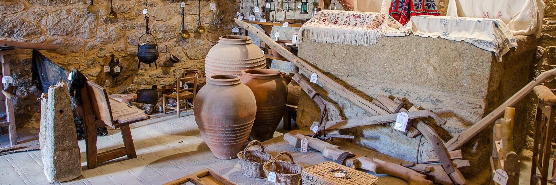 Bảo tàng Khảo cổ học và Dân tộc học (Archaeology and Ethnography Museum)