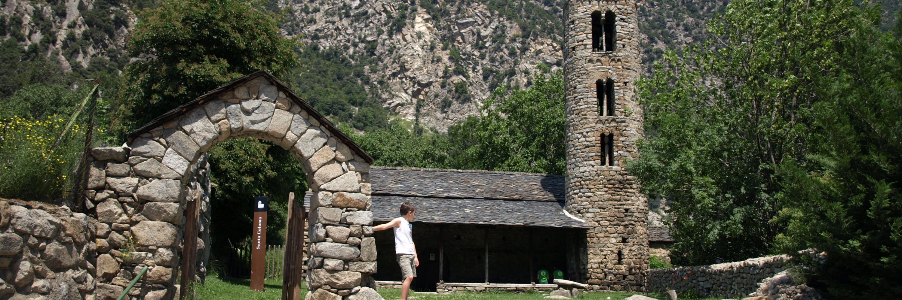 Nhà thờ Santa Coloma (Església de Santa Coloma)