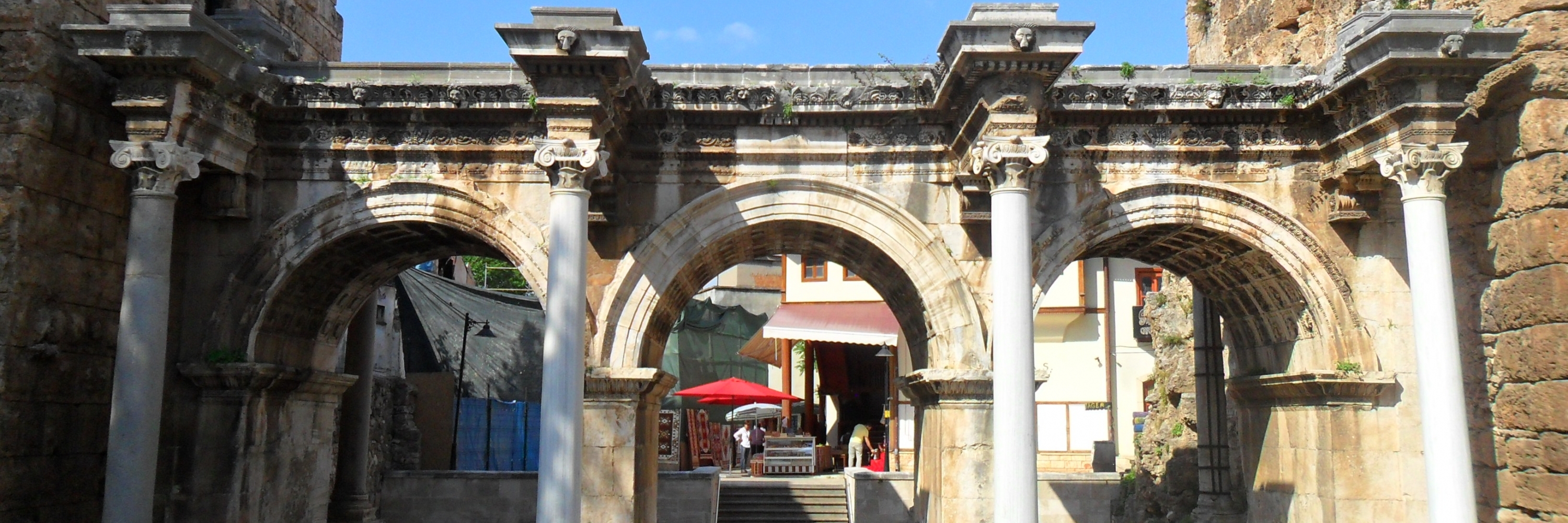 Cổng Hadrian (Hadrians Gate)
