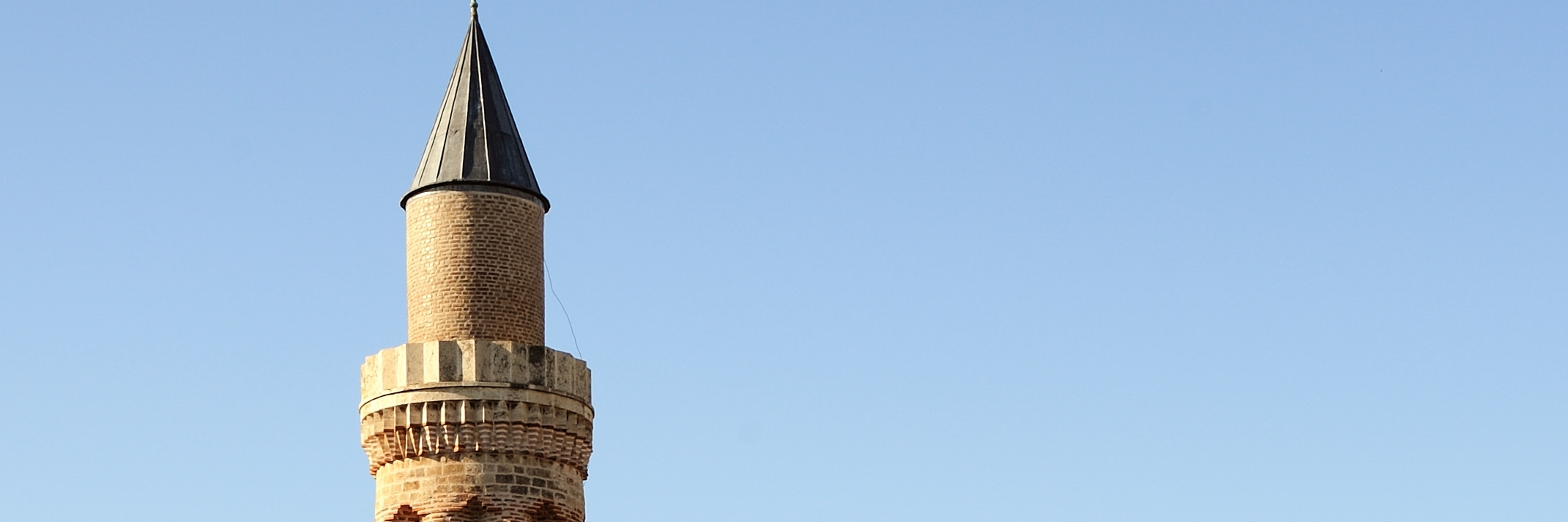 Nhà thờ Hồi giáo Yivli Minare (Yivli Minaret Mosque)