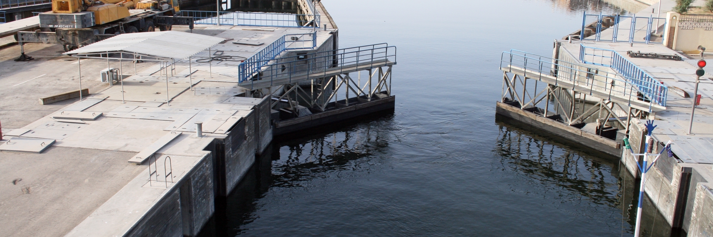 Khóa Esna (Esna Lock)