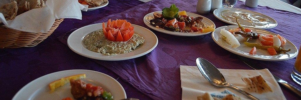 Nhà hàng Mezze (Mezze Restaurant)