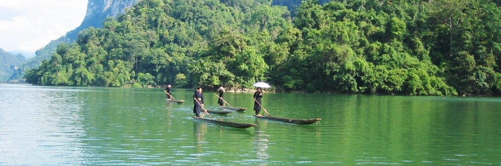 Hồ sinh thái Bản Chang
