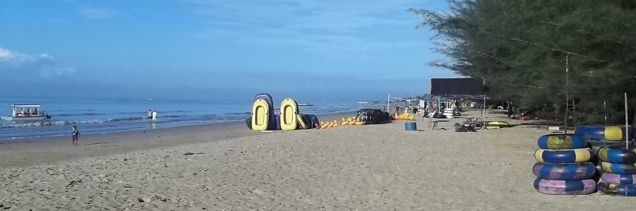 Bãi biển Lamaru (Lamaru Beach)