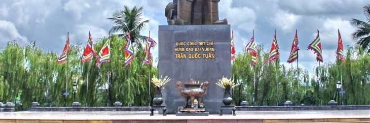 Tượng đài Trần Hưng Đạo – Nam Định