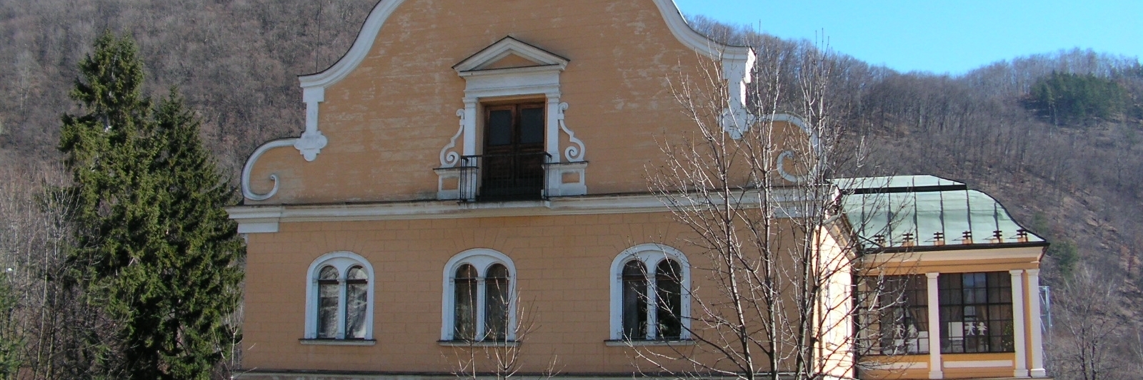 Biệt thự Tihanyiovsky (Tihanyiovsky kastieL)