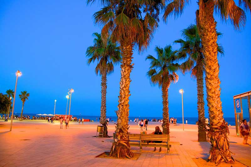 Cùng khám phá địa điểm Bãi biển Barcelona Barcelona Beach tại barcelona - GODYVN