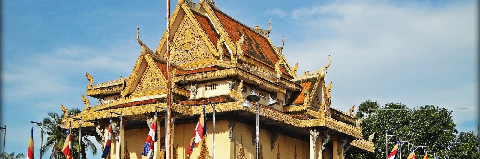 Đền Phiphetaram (Wat Phiphetaram)