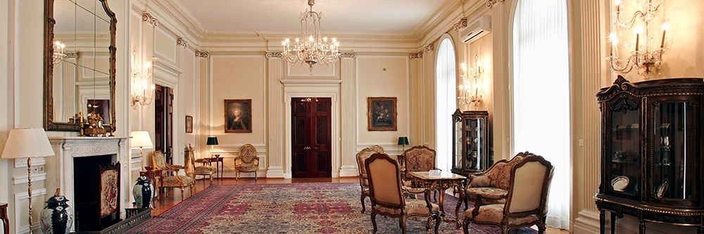 Cung điện trắng (White Palace)