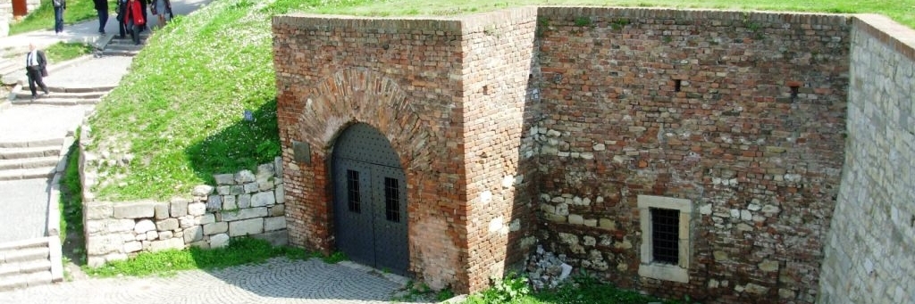 Giếng La Mã (Roman Well)