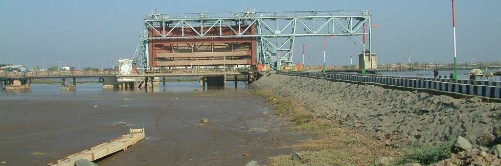 Cổng ngăn nước (Water Lock Gate)