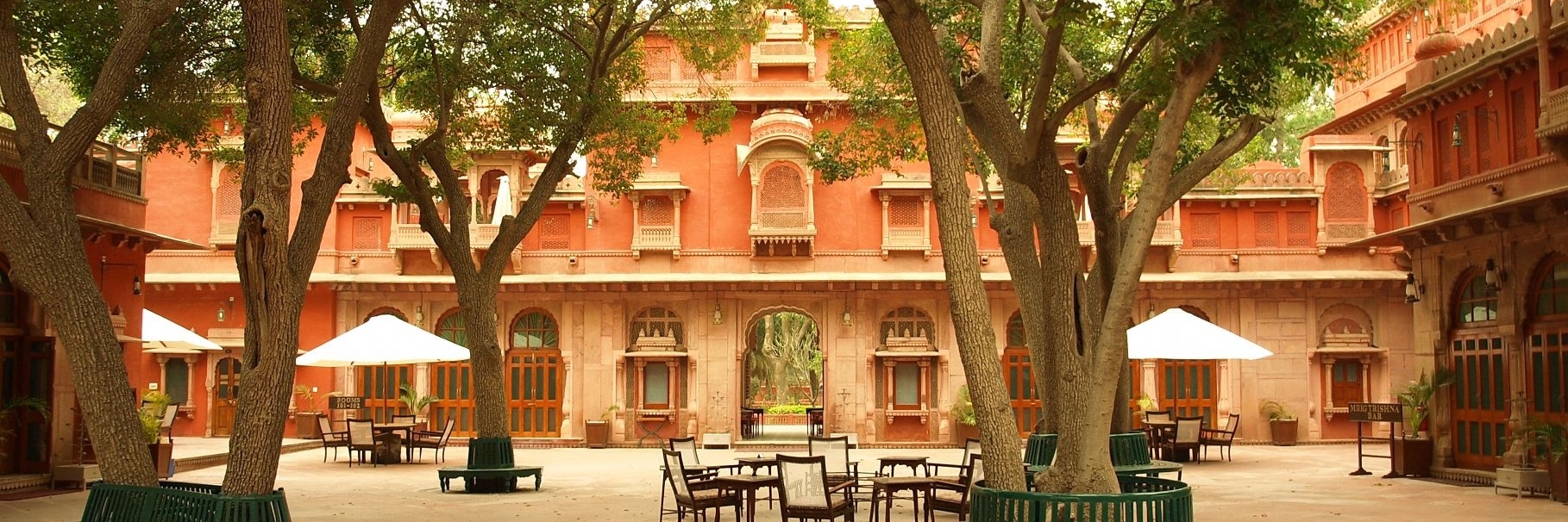Cung điện Gajner (Gajner Palace)