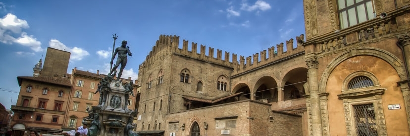 Quảng Trường del Nettuno ( Piazza del Nettuno )