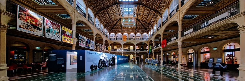Thư viện thành phố Bologna (Biblioteca Salaborsa)