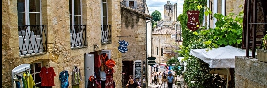 Thị trấn Saint-Emillion (Saint-Emillion town)