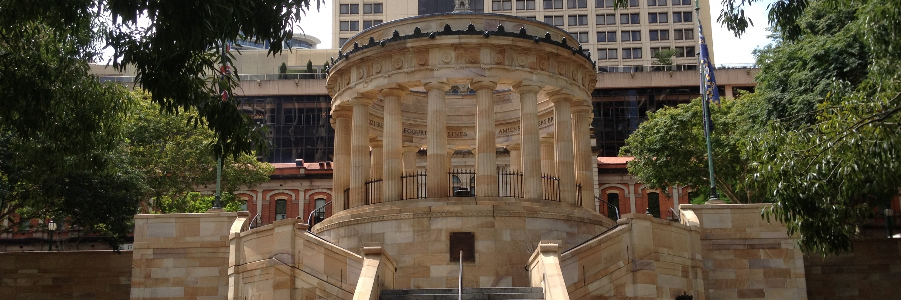 Đền tưởng niệm Brisbane (Shrine of Remembrance)