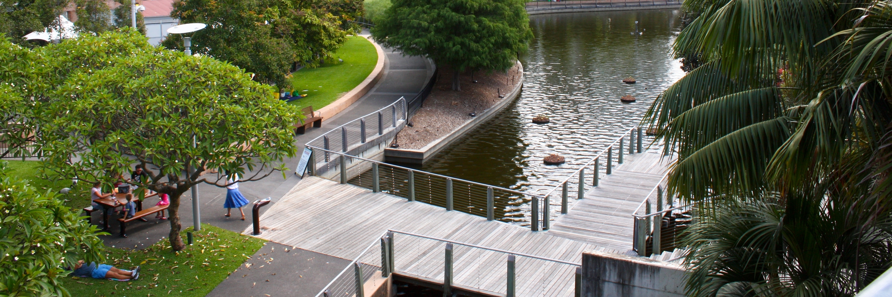 Khu vực công viên đường Roma (Roma Street Parkland)