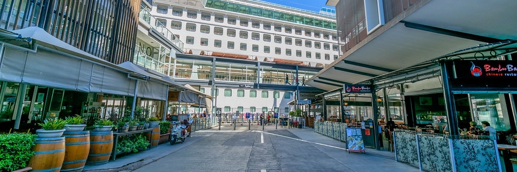 Trung tâm mua sắm Portside Wharf (Portside Wharf)