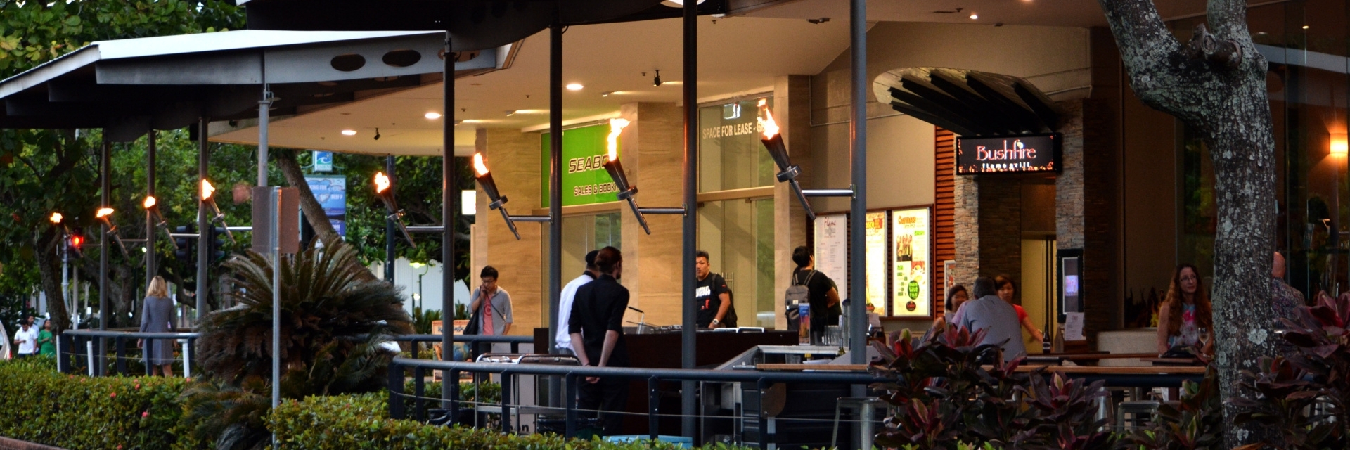 Nhà hàng nướng và bít tết Bushfire (Bushfire Flame Grill)