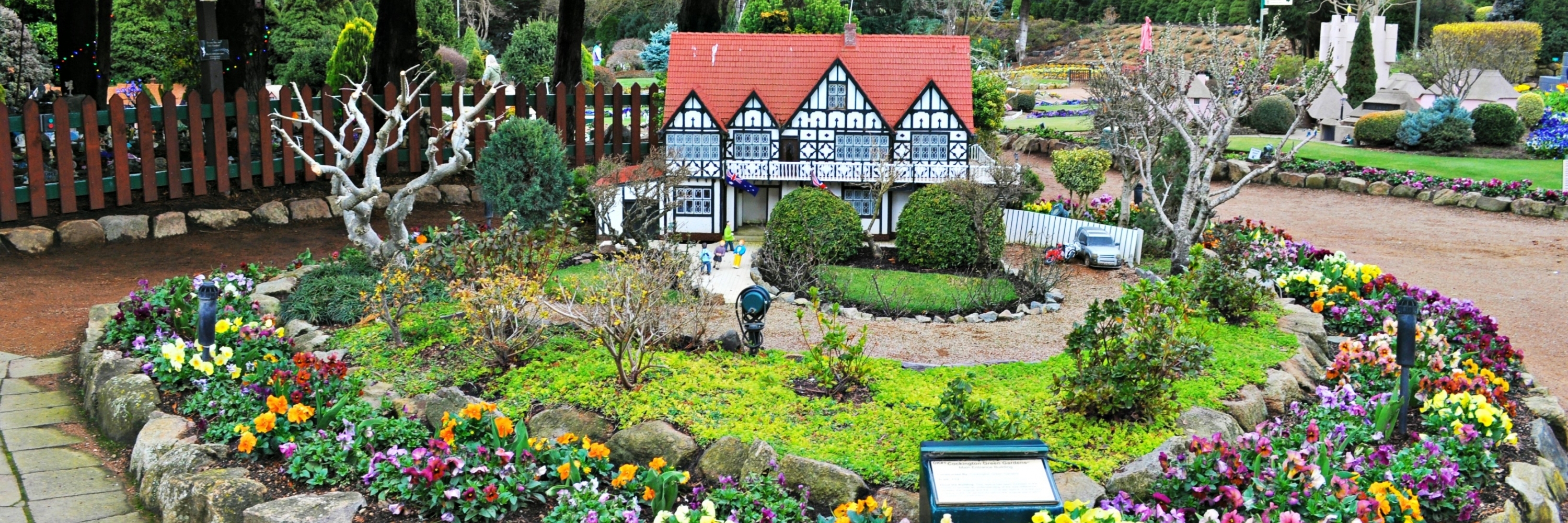 Khu vườn Cockington Green (Cockington Green Gardens)