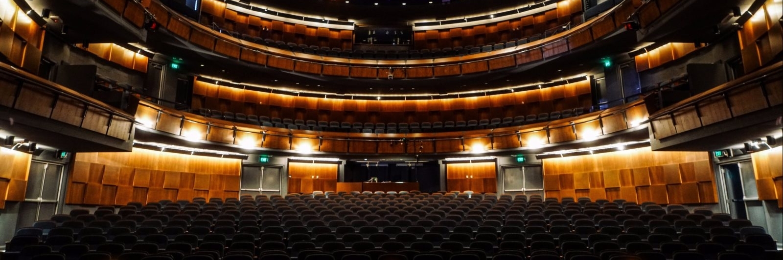 Trung tâm nhà hát Canberra (Canberra Theatre Centre)