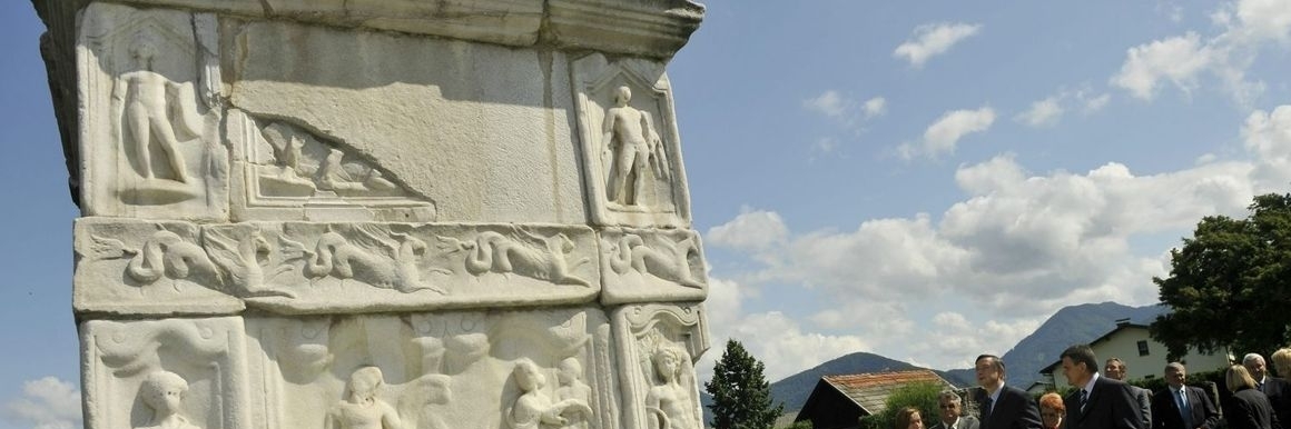 Nghĩa địa La Mã (Šempeter Roman Necropolis)