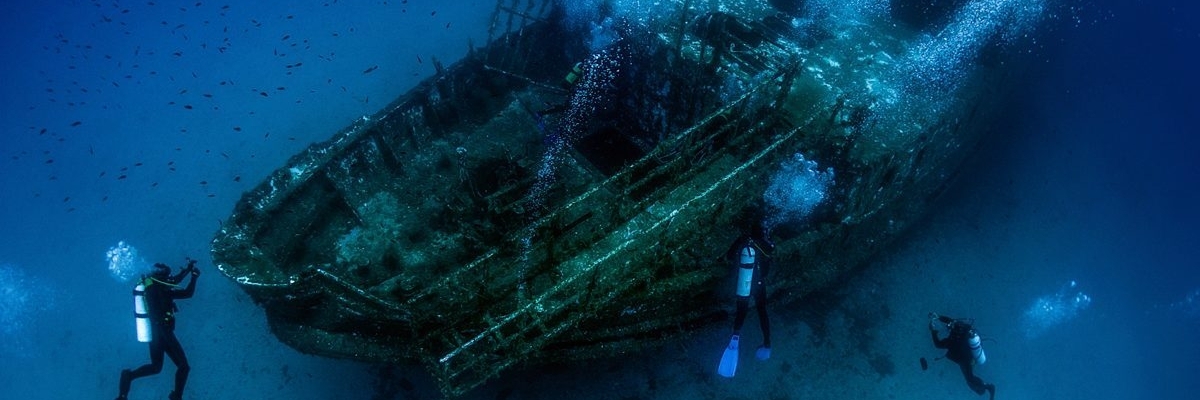 Chiếc tàu chìm (Sunken ship)