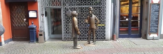 Tượng đồng Tuons và Schell (Tuons and Schell bronze)