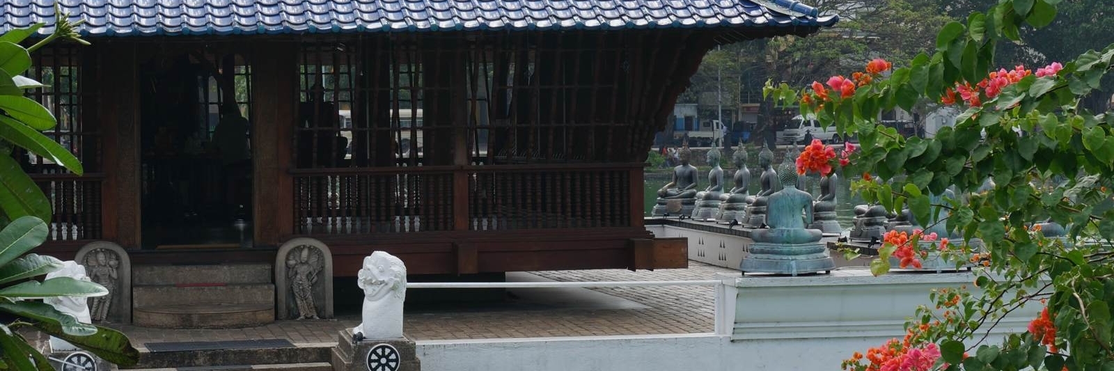 Hồ Beira và đền Nội Thủy (Beira Lake & SimaMalaka Meditation Centre)