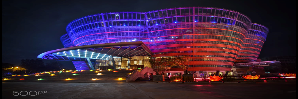 Nhà hát Ao Sen (Nelum Pokuna Mahinda Rajapaksa Theatre)