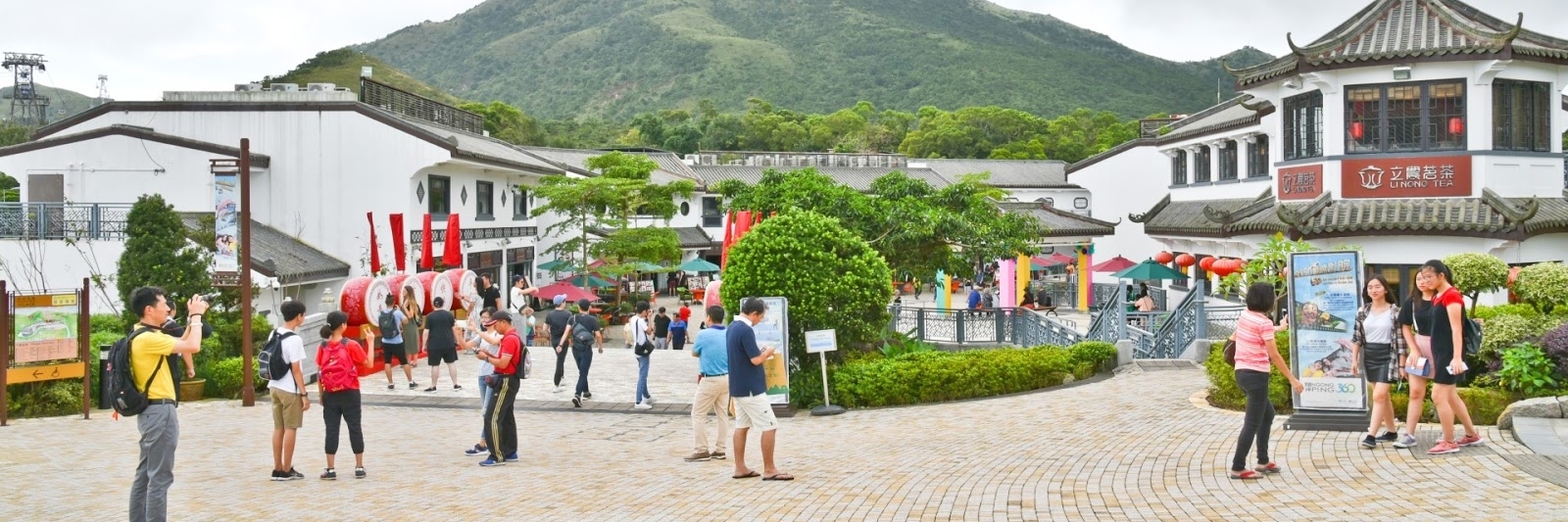 Ngôi làng Ngong Ping (Ngong Ping Village)