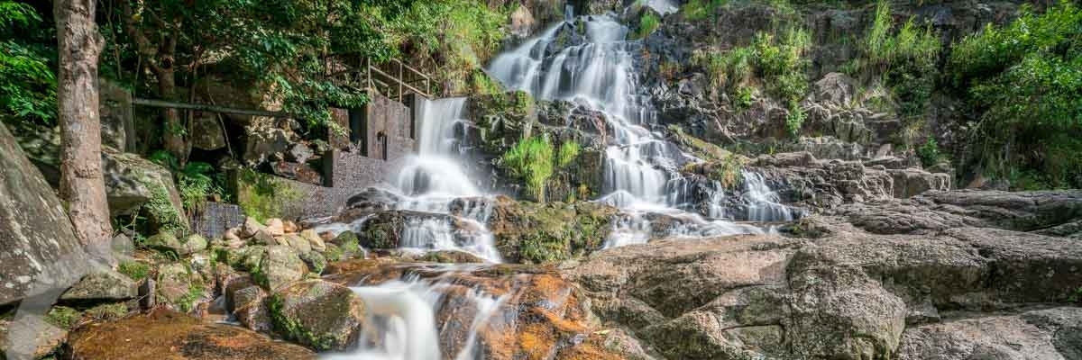 Thác nước Silvermine (Silvermine Waterfall)