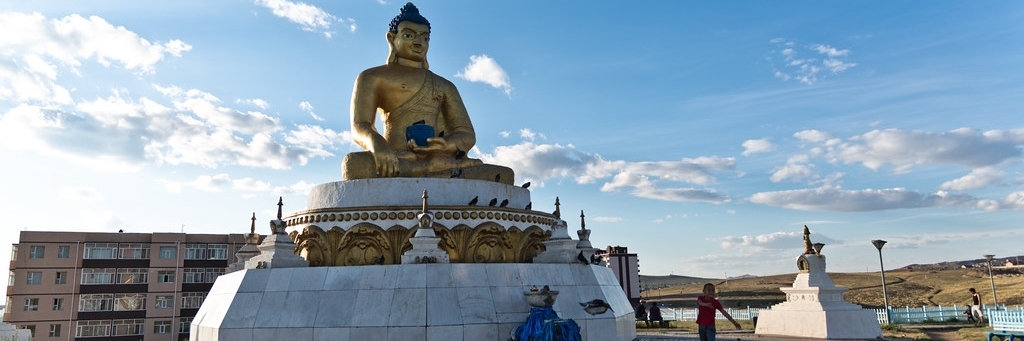 Tượng phật ngồi (Seated Buddha Statue)