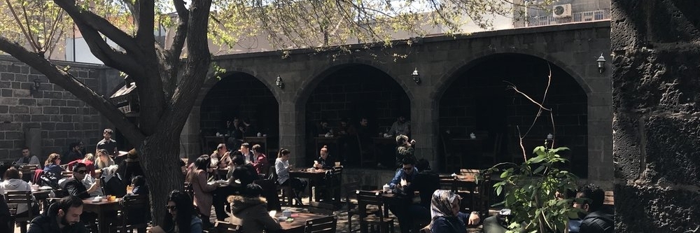 Nhà hàng - quán cà phê trong tường thành Suluklu Han