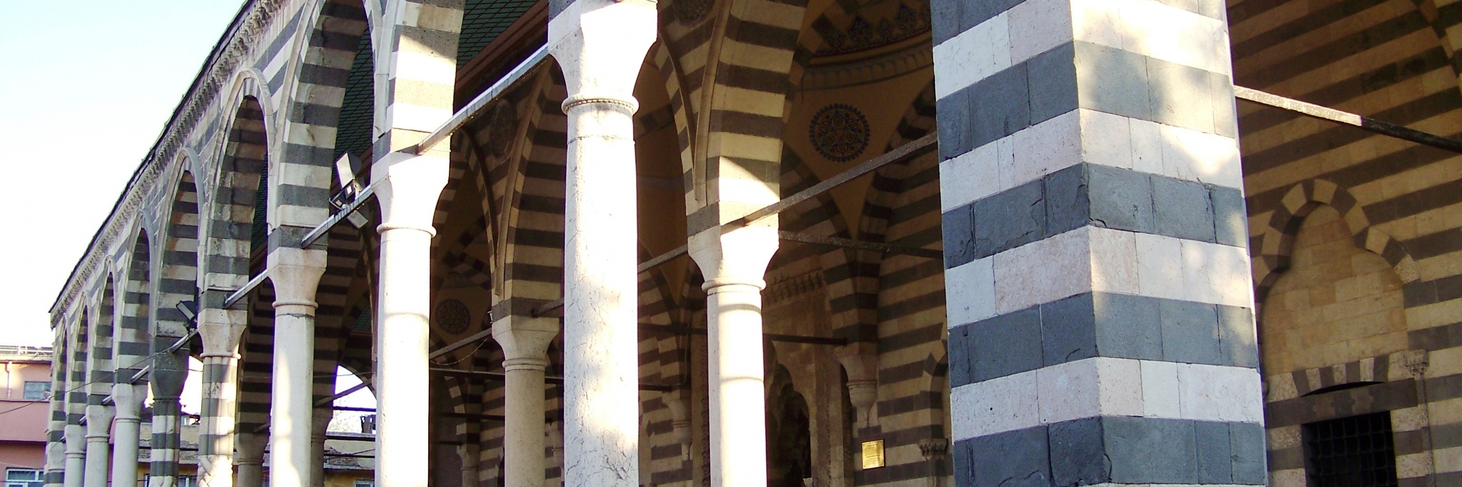Nhà thờ Hồi giáo Behram Pasha (Behram Pasha Mosque)