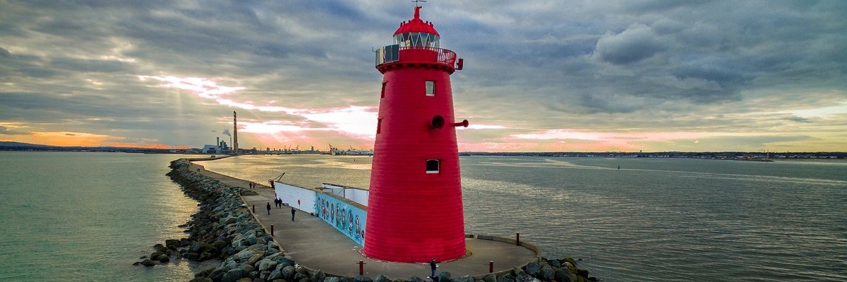 Ngọn hải đăng Poolbeg (Poolbeg Lighthouse)