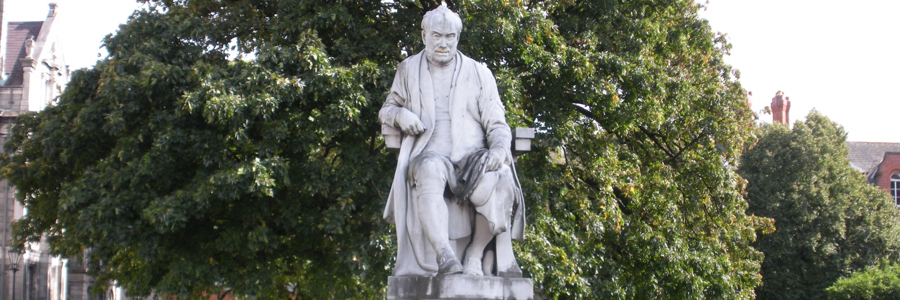 Tượng George Salmon (George Salmon Statue)