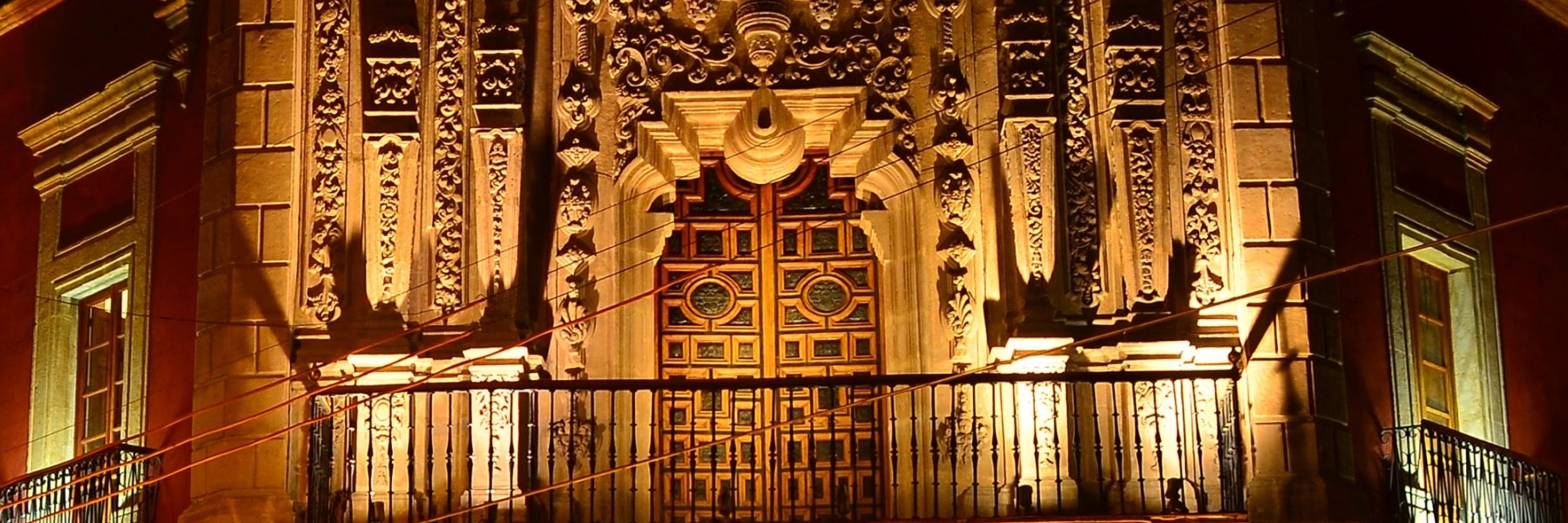 Cung điện Casa de Cultura Banamex ( Palacio del Conde del Valle de Súchil)
